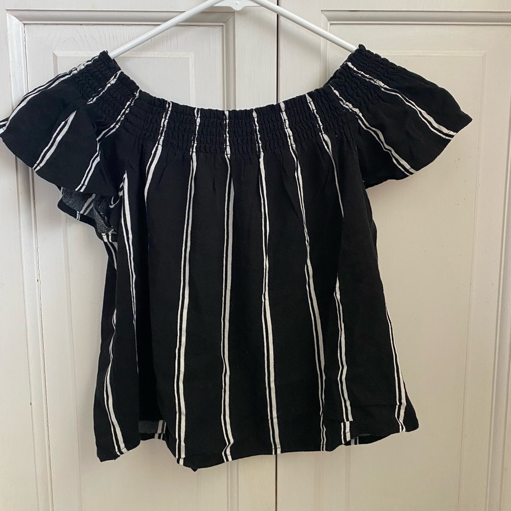 Kendall & Kylie Ruffled Top